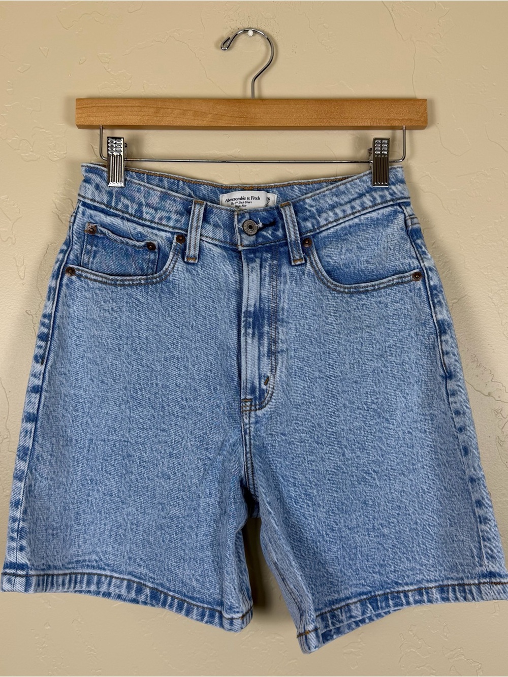 Abercrombie & Fitch Women’s High Rise Dad Short in Light Size 26 - Picture 2 of 7